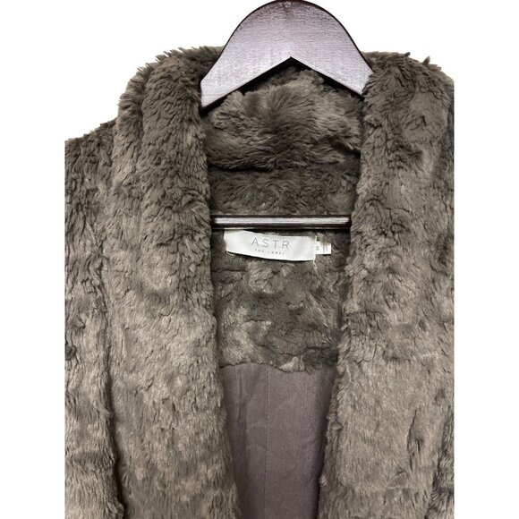 ASTR the Label Women's Skylar Faux Fur Open Front Jacket  Medium Brown Revolve - Picture 5 of 9